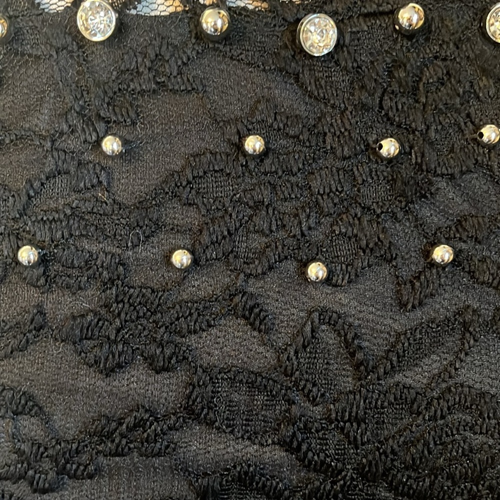 Kiuyafashion Black Lace Top w/Sheer Stand up collar & Rhinestone Details Size M - Picture 11 of 17